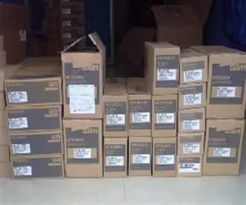 200-230 VAC Mitsubishi HC-RFS153 Servomotor de saída nominal de 1.500 W Servomotores industriais