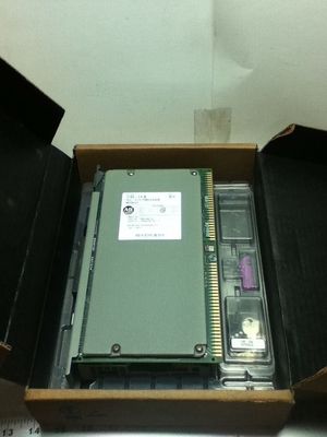 Allen-Bradley 1785-LTB Classic 1785 PLC5 Controladores programáveis