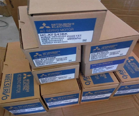 Servo-acionamentos industriais com servo-motor de corrente contínua de 24 V por módulo de entrada e saída da ABB
