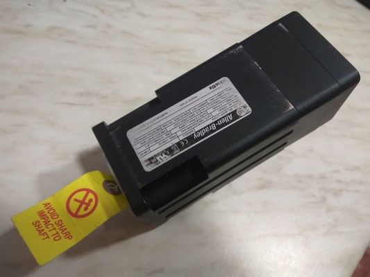 ALLEN-BRADLEY MPL-B230P-VJ72AA MPL-Série MPL 480V AC Servomotor rotativo