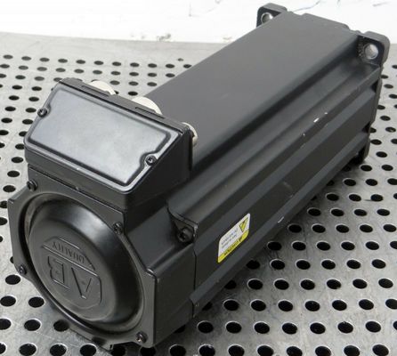 ALLEN-BRADLEY MPL-B4560F-MK24AA MPL-Série MPL 480V AC Servomotor rotativo