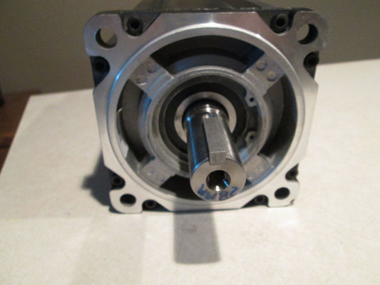 ALLEN-BRADLEY MPM-B1651C-MJ72AA MPM-Série MPM 480V AC Servomotor rotativo