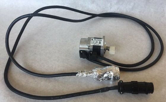 ALLEN-BRADLEY TLY-A110p-BJ62AA TL-Series Servo motor sem travões