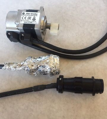 ALLEN-BRADLEY TLY-A110p-BJ62AA TL-Series Servo motor sem travões