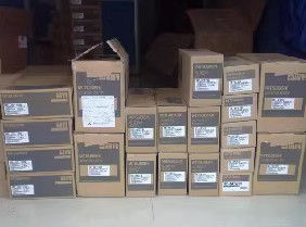 Mitsubishi HF-KP73B Servomotor HFKP73B com freio 750W