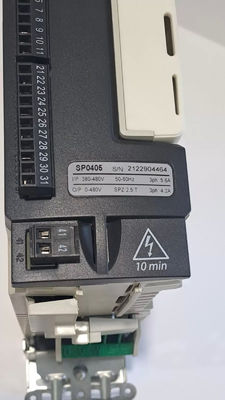 EMERSON SP0405 Motor AC universal de velocidade variável para motores de indução e servomotores