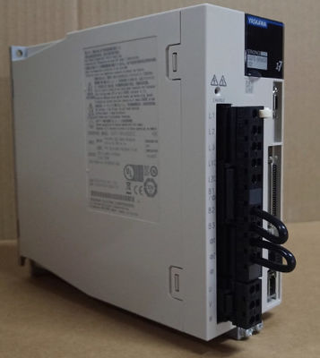 SGM7G-30AFC61/09/13AFC61/20/44/50/75A7/FAA/61/6C Servomotor Yaskawa Original