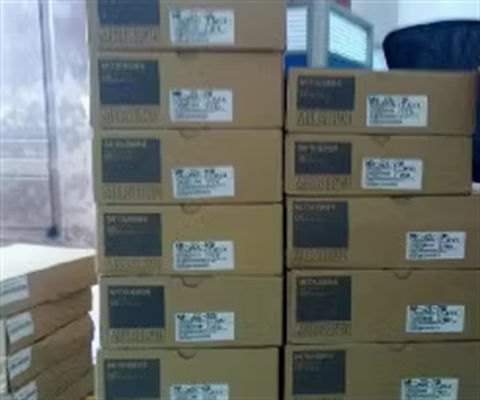 HC-SFS102B Mitsubishi Servo Motor 3-Fase AC Voltagem Alta Resolução
