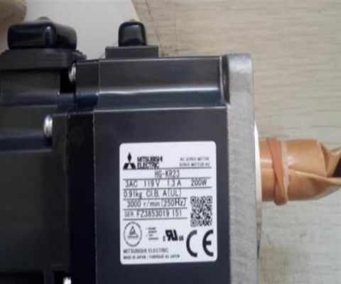 Mitsubishi HC-SFS103B Servo Motor AC Servo Amplificador para Aplicações Industriais