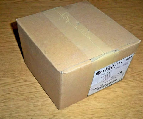 Allen-Bradley 1746-P2 SLC 500 Fornecedor de alimentação montado em rack 120/240V AC, 5A