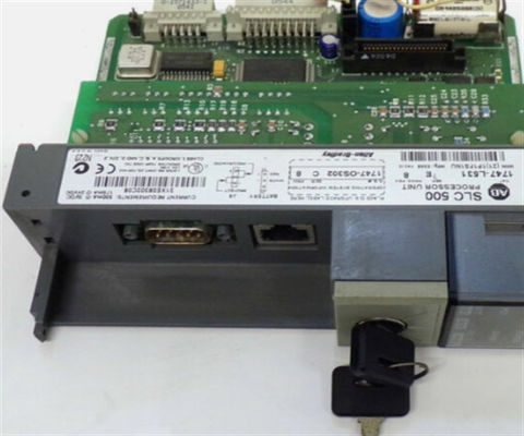 Allen-Bradley 1747-L531 SLC 5/03 Processador Memória 8K, DH485 & RS-232, Série E