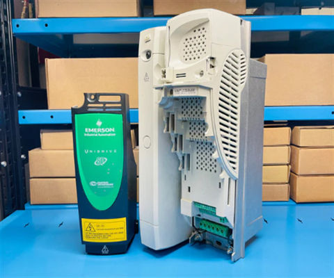 Técnicas de Controle Emerson SP2402 UNIDRIVE, 380-480V 50-60HZ 3PH 20.2A / 0-480V
