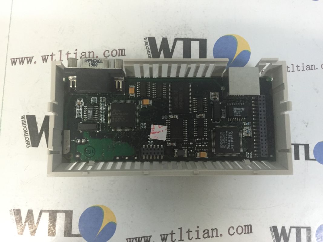 O adaptador do processador de 171CCC98030 Modicon M1/M1E - 1 ethernet, 1 Modbus - 50 megahertz transparente apronta-se