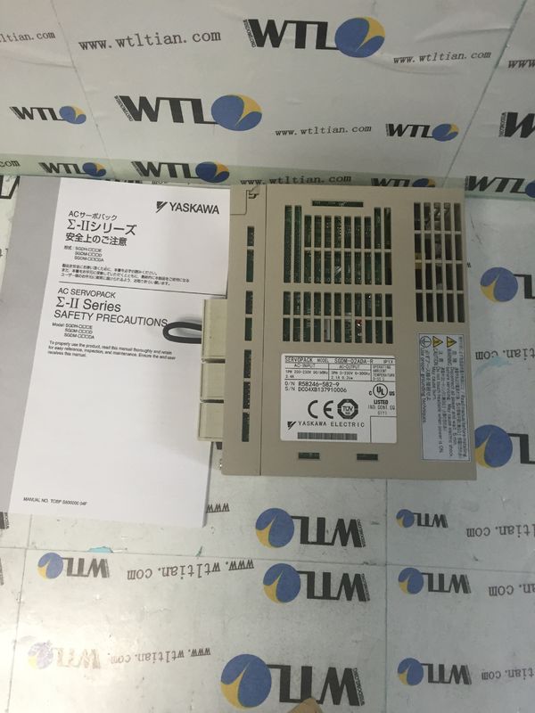 O servo 50 60HZ industrial conduz YASKAWA SGMD-02ADA-R SERVOPACK brandnew