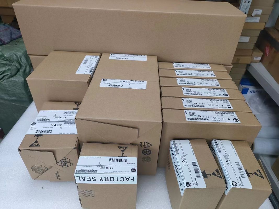 AB 1746-IV32 5 95% sem condensação 106 miliampères de combinação 120 volts de I/O da C.A.