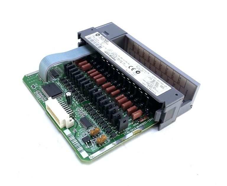 CARGA ATUAL DA PLACA TRASEIRA DA C.A. 370 MILIAMPÈRE DO VOLT DAS SAÍDAS 85-265 DO MÓDULO 16 DO I/O DO AB 1746-OA16