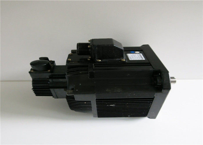 SERVO MOTOR síncrono da C.A. do servo motor 3200W 200V 20.9A da C.A. do bYaskawa SGMDH-32A2A-YR13