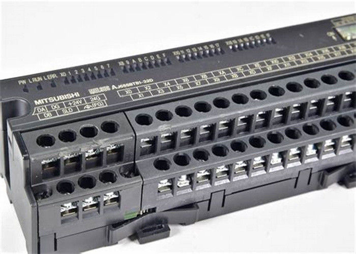 O MÓDULO REMOTO 32 DO I/O DE AJ65SBTB1-32D ENTRA 24 45 DO MILIAMPÈRE UM VDC DE TIPO DO FIO