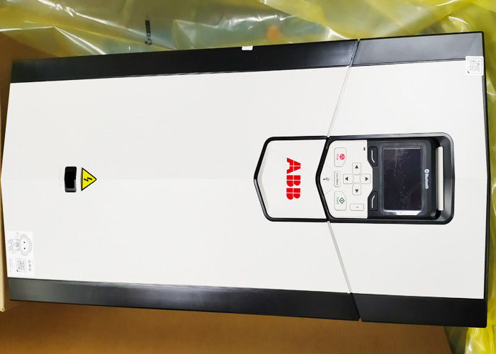 Movimentação 110kW 206A da C.A. da baixa tensão do inversor 3AUA0000108028 da frequência ACS880-01-206A-3
