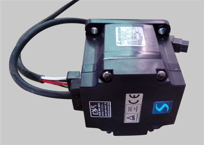 SERVO MOTOR 200 W 3000 RPM DE MITSUBISHI HC-UFS23K 118 VAC 1,1 AMPÈRES