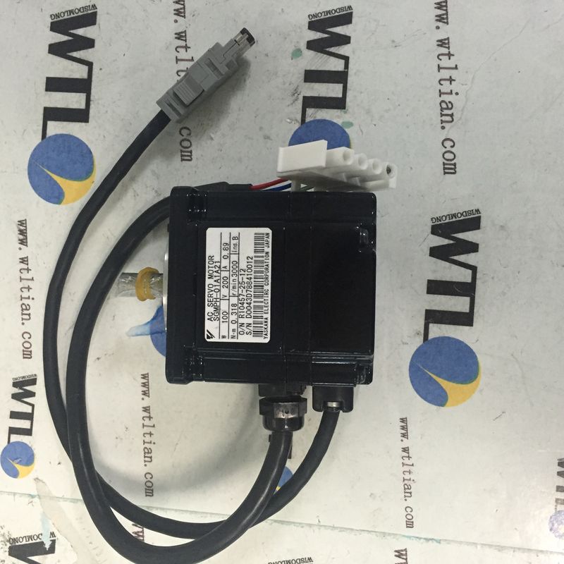 Yaskawa SGMPH-01A1A21 AC Industrial Servo Motor 100W 200V novo