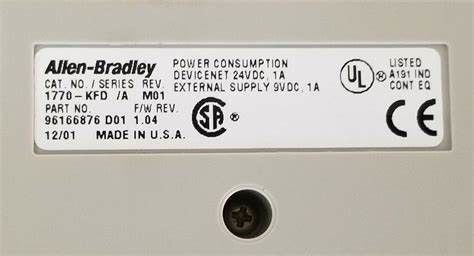 Corridas do módulo do AB 1770-KFD em 9,0 volts de tensão de C.C. e em 1 ampère da relação RS-232 atual