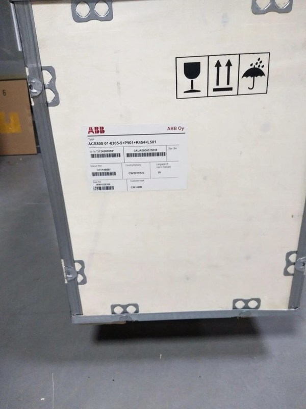 ABB ACS800-04-0260-2 200kW 445A Conversor de frequência Modulos de unidade única 205 kg