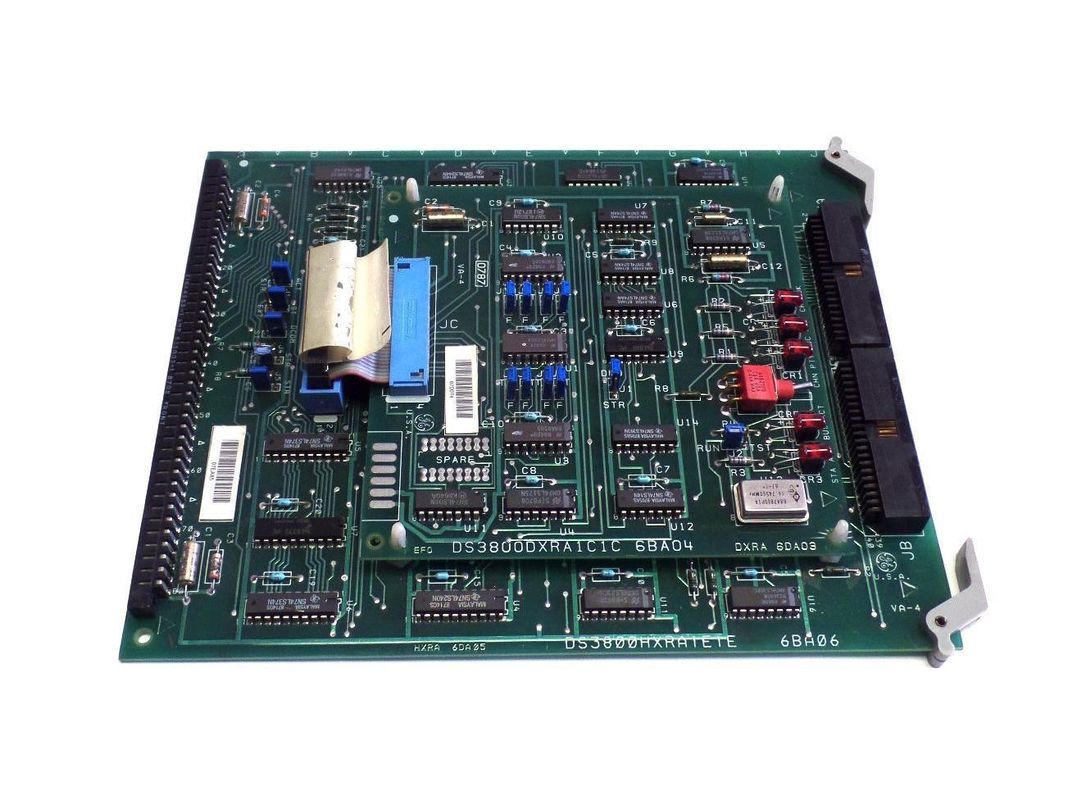 A placa reguladora do gerador da GE DS3800DXRA possui 1 conector de 20 pinos com 10 saltadores