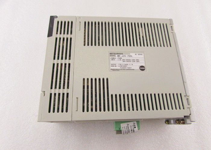 Japão MITSUBISHI Electric 750W AC Servo Amplificador MR-J2S-70CL Industrial Servo Drive Novo