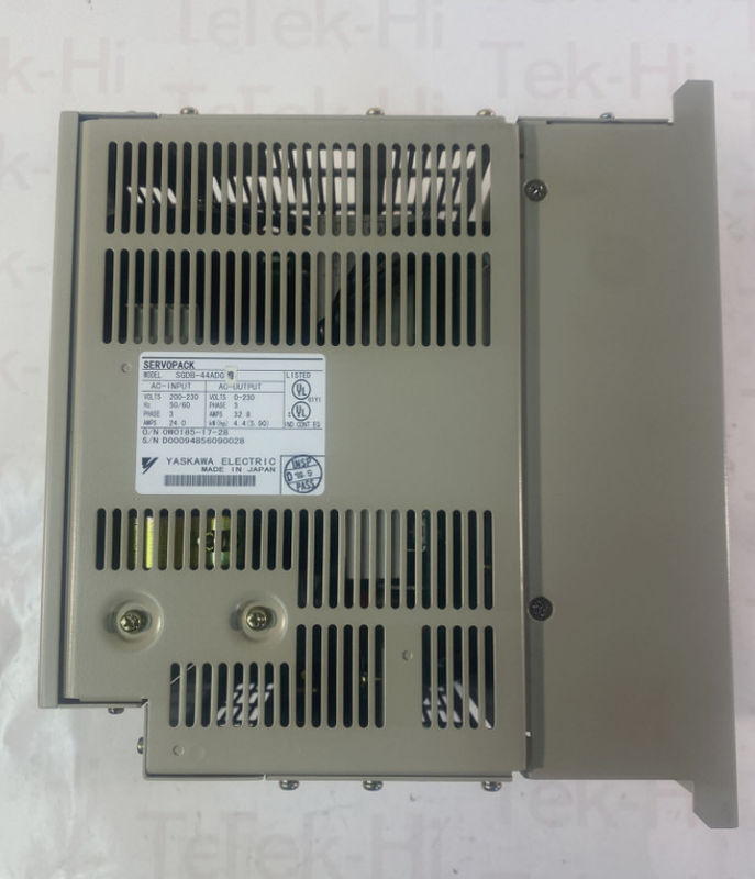 Yaskawa SGDB-44ADG-P 200-230 V AC Entrada 3 fases Entrada/Saída 4,4 kW (5,90 CV) Saída