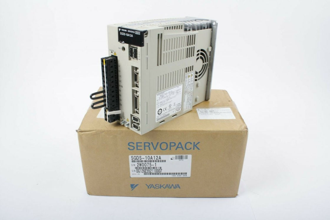 Yaskawa Sigma Série 3 Servo Drives SGDS-10A12A Novo em caixa