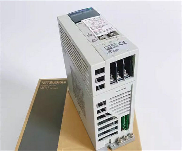 J2 Super Series Industrial Servo Drives 2.8 Amp Amperage Compatível com MR-PWCNK1-3M