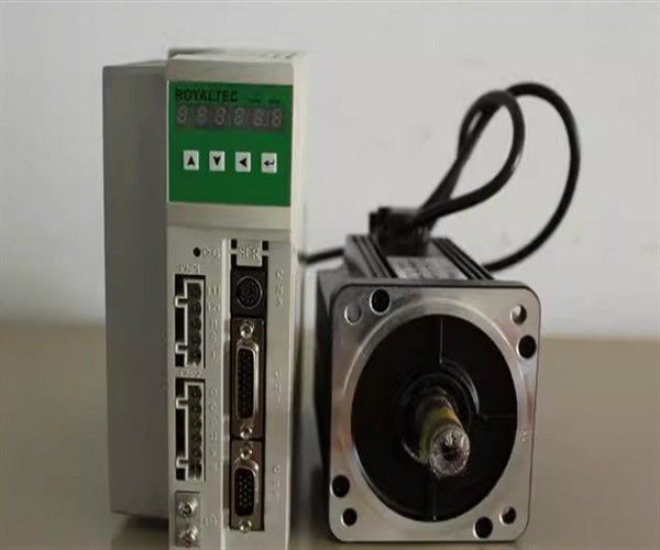 MR-J4-70A Servo Industrial 750W Potência de saída 3-fase 200 a 240VAC Frequência 50/60Hz