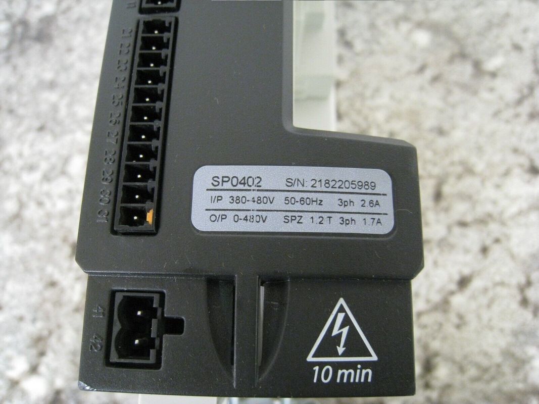 EMERSON SP0402 Motor AC universal de velocidade variável para motores de indução e servomotores