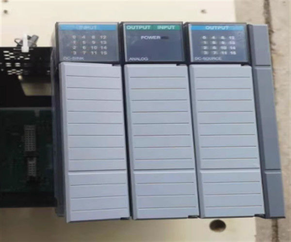 Allen-Bradley 1746-P2 SLC 500 Fornecedor de alimentação montado em rack 120/240V AC, 5A